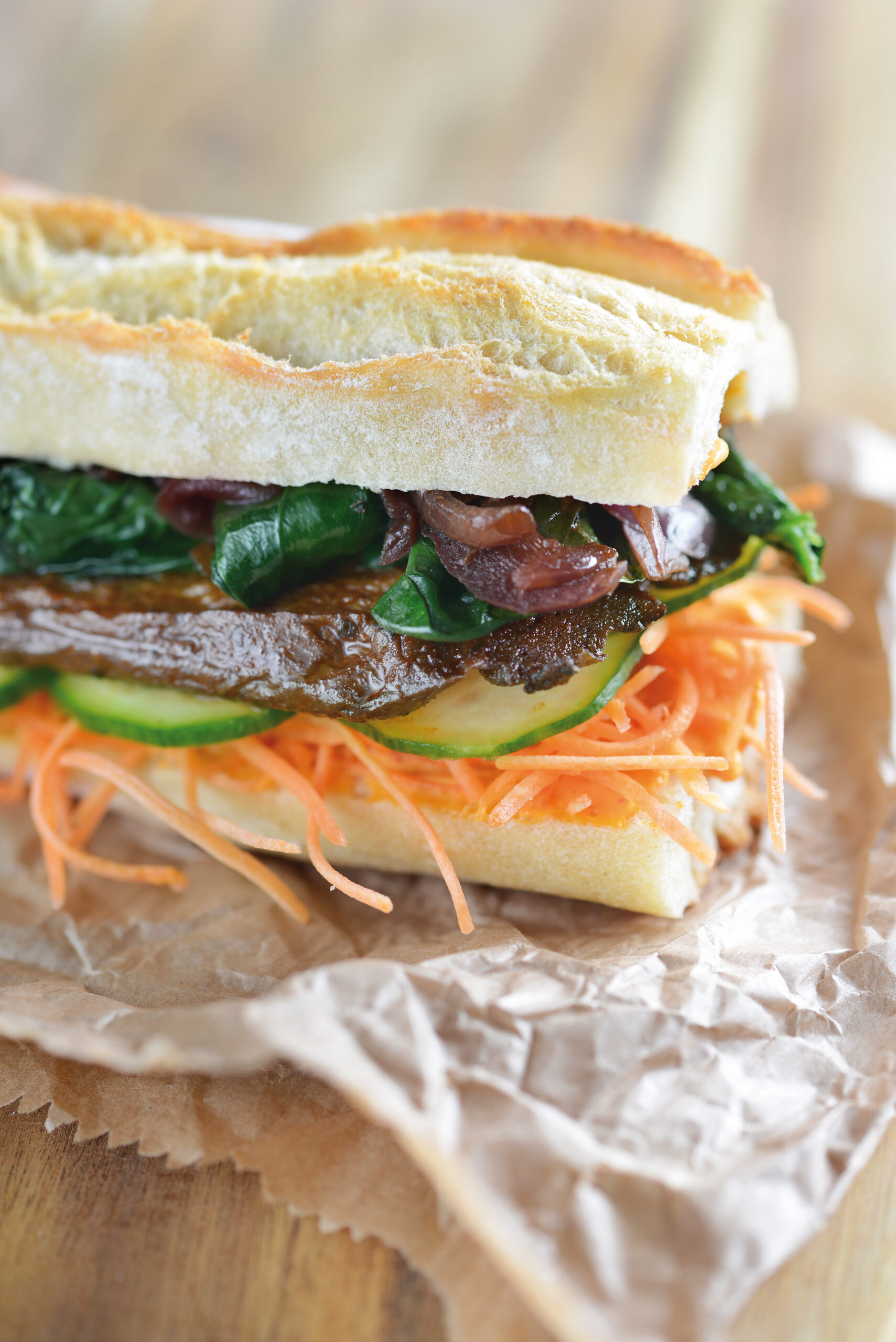 Sandwich au seitan mariné Wheaty 100 végétal, bio et délicieux